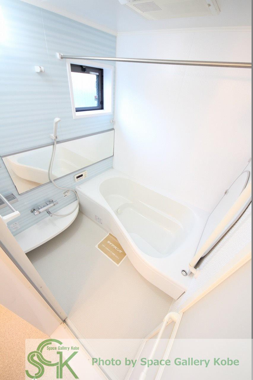 サワーフローラ　A棟の浴室|※お部屋により仕様が異なる場合がございます※