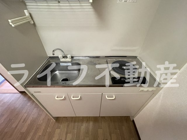 シャトルウエストのキッチン|コンパクトなキッチンで掃除もラクラク