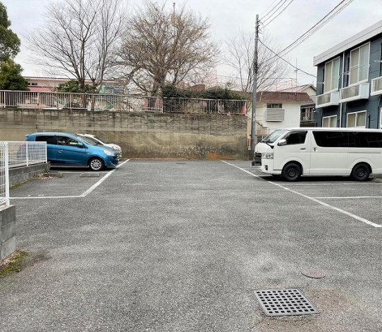 レオパレスパインブルームⅠの駐車場|画像5