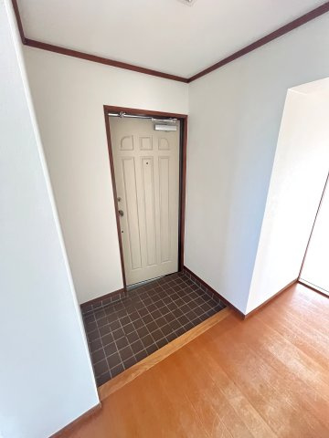 サンライズ西村の玄関