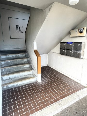 サンライズ西村のエントランス