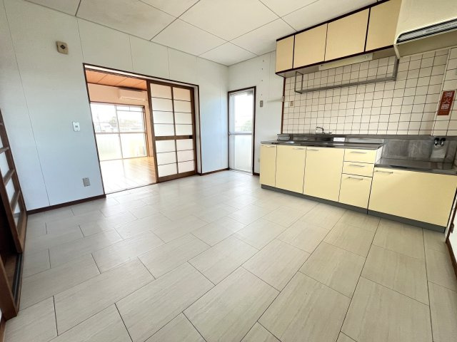 サンライズ西村の居間・リビング