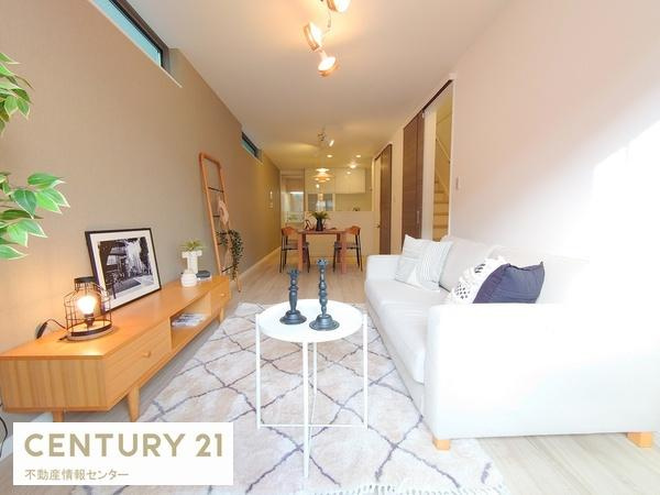 【居間・リビング】 | 小林東２丁目　新築戸建3号地 | 水廻りが2階に揃っており生活動線が通っております！