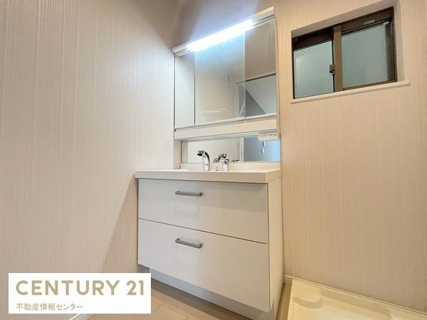 【独立洗面台】 | 小林東２丁目　新築戸建3号地 | 大きな独立洗面台が設置されています！