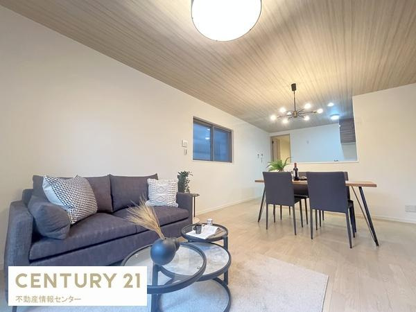 【居間・リビング】 | 鶴町１丁目　新築戸建　全２区画の１号地 | リビングの家具はそのままプレゼント！