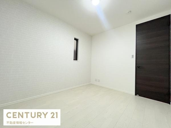 【洋室】 | 鶴町１丁目　新築戸建　全２区画の２号地 | 1階にもお部屋がございます