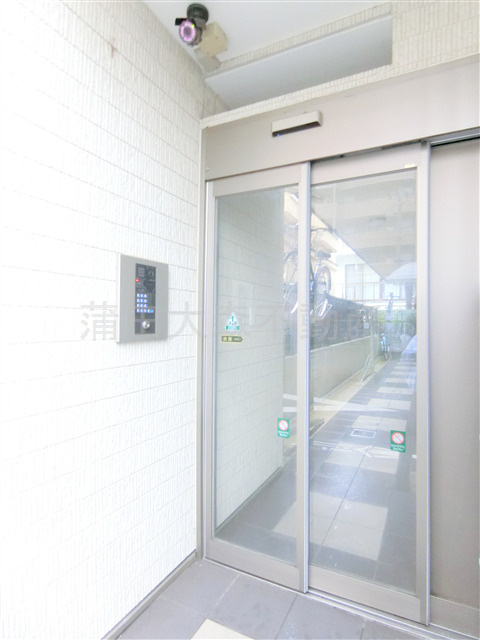 ウェルスクエア蒲田EASTのエントランス