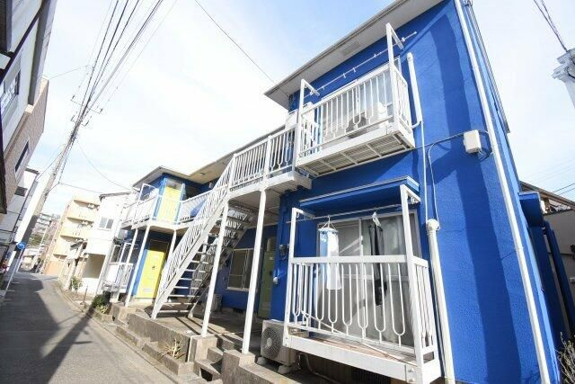 ニューライフ横浜の外観