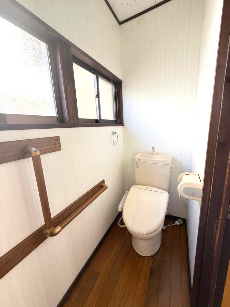 高崎市吉井町塩川　中古660のトイレ