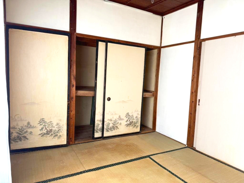 高崎市吉井町塩川　中古660の和室