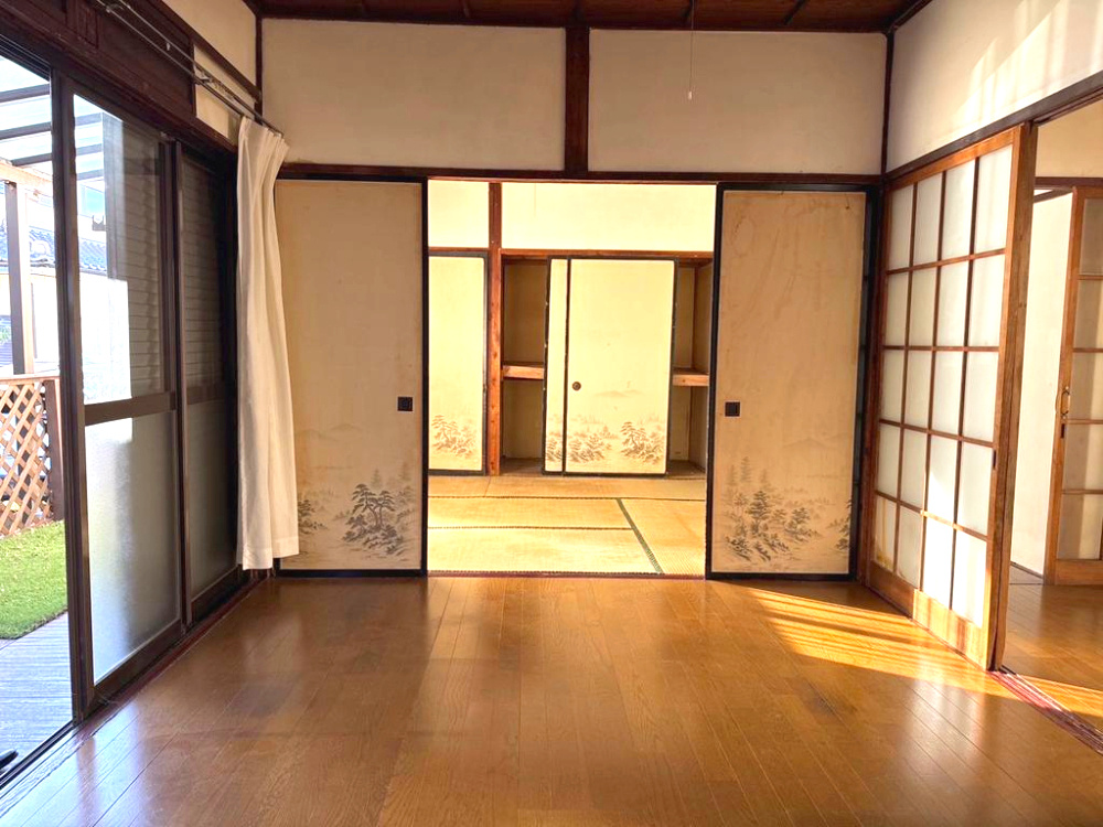 高崎市吉井町塩川　中古660の居間・リビング