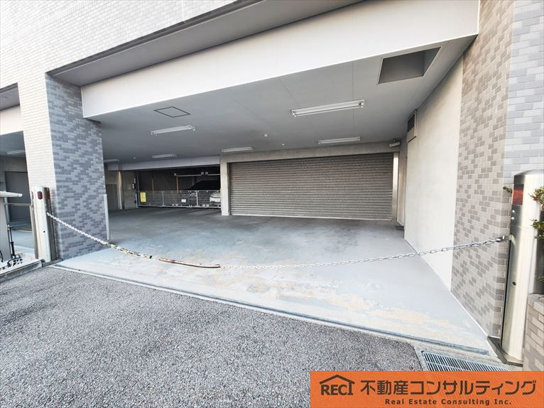 ハーバービュー六甲の駐車場