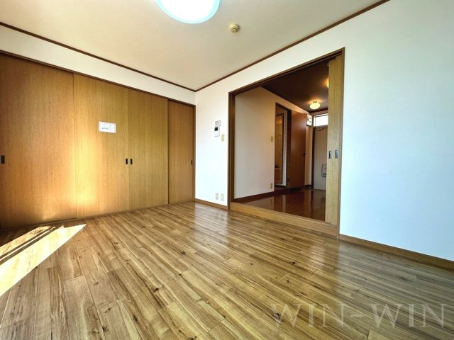 サンライズ往完の寝室