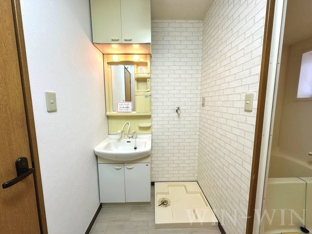 サンライズ往完の洗面所