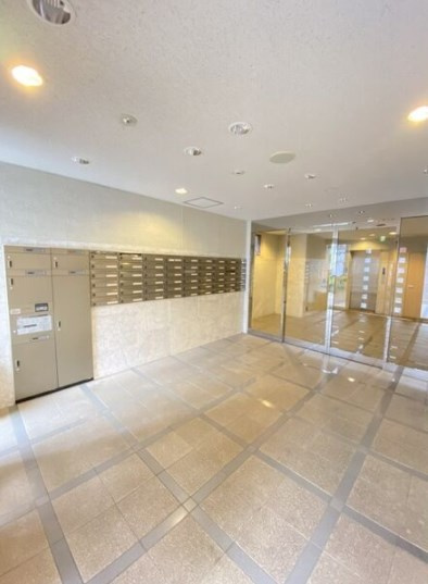 大阪市西区江戸堀３丁目の賃貸マンションのロビー|建物の内部です