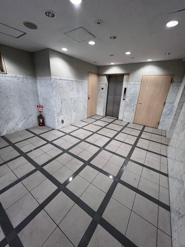大阪市西区江戸堀３丁目の賃貸マンションのロビー|ゆとりのあるロビーです