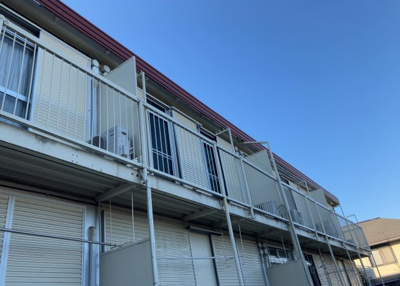 【外観】 | 立野台ハイツ | 土地の前の道路に消火栓が設置されていることがあります。この場合、道路交通法第45条第1項により、駐車禁止の場所が指定されています。そのため、車庫などの駐車スペースをつくることができない場合があります。