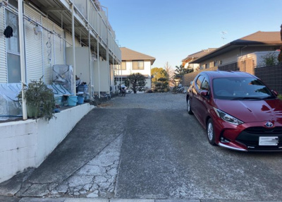 【外観】 | 立野台ハイツ | 隣家の土地はどうなっているのか、生活利便施設が近くにあるのか、学校まで近いかなど、お客様のライフスタイルにあわせたイメージが重要です。また、近くにあると困る施設が近くにないかも確認するといいでしょう。