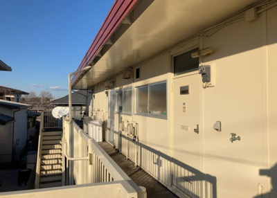 【外観】 | 立野台ハイツ | 人が暮らすうえで日光は大切な要素となります。日当たりの良さは譲れないポイントですね。併せて近くに大きな建築物の建築予定がないか、あるいはそれが可能な土地が近くにないか事前に確認することもお勧めします。