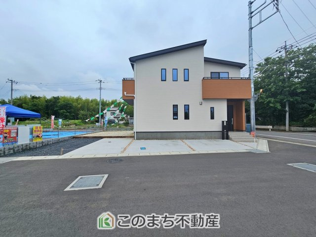 いろどりアイタウン小山市粟宮22-P1　5号棟の駐車場|お車並列３台分ご用意しております♪

