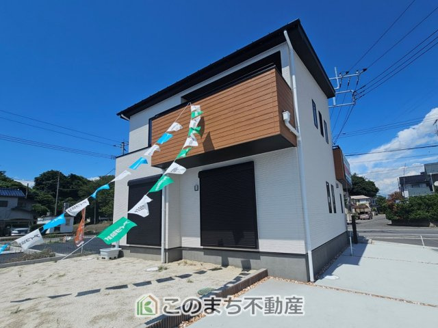 いろどりアイタウン小山市粟宮22-P1　5号棟の外観|"建物完成につきご内覧可能です！
飽きのこないシンプルな外観と
閑静な住宅街は永住の地にピッタリです♪