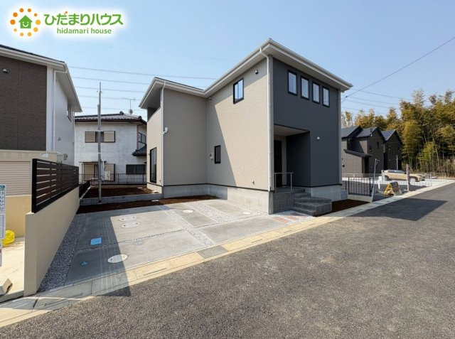 東松山市石橋　3期　新築一戸建て　アーバンスタイル　01の外観|小学校も至近にあるのでお子様の通学も安心ですね☆			
