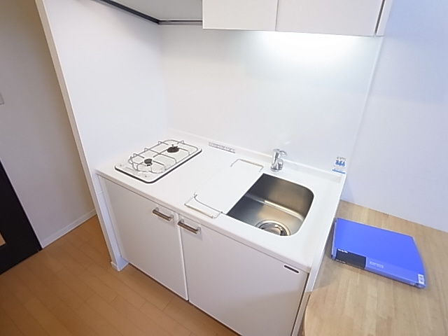 神戸市兵庫区湊町１丁目の賃貸マンションのキッチン|システムキッチン（ガス２口）