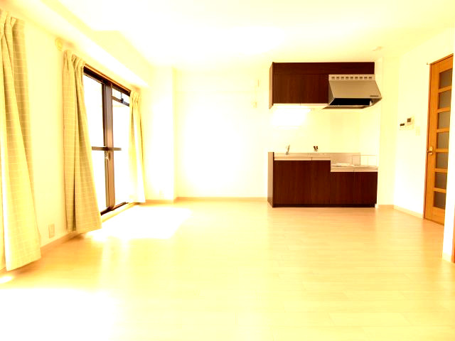 グミヒルズの居間・リビング