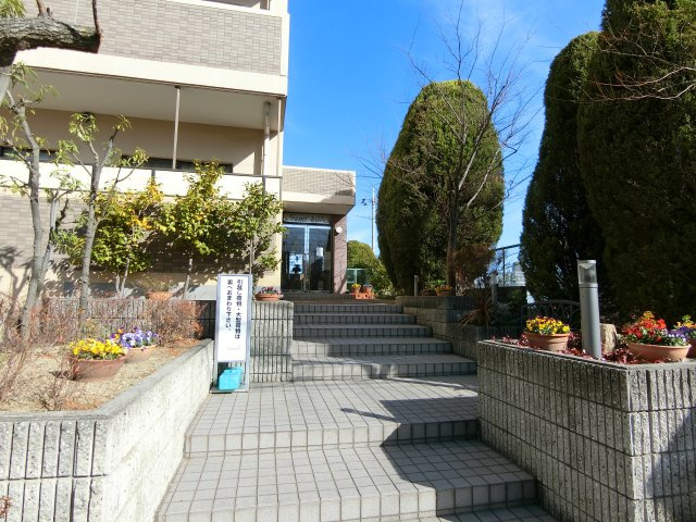 グミヒルズのエントランス