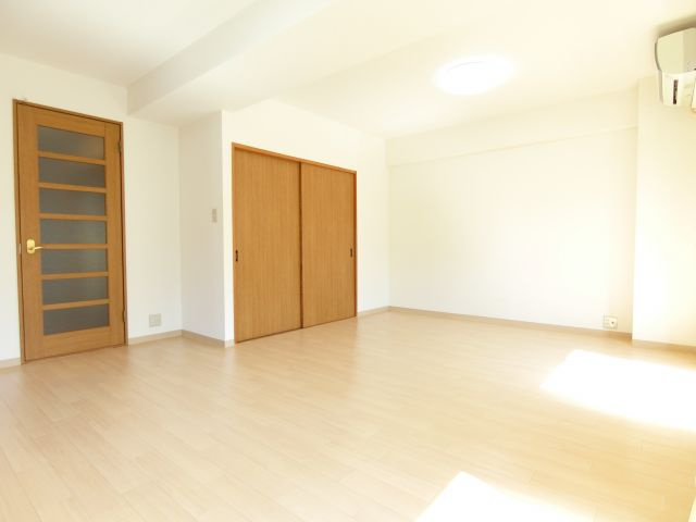 グミヒルズの居間・リビング