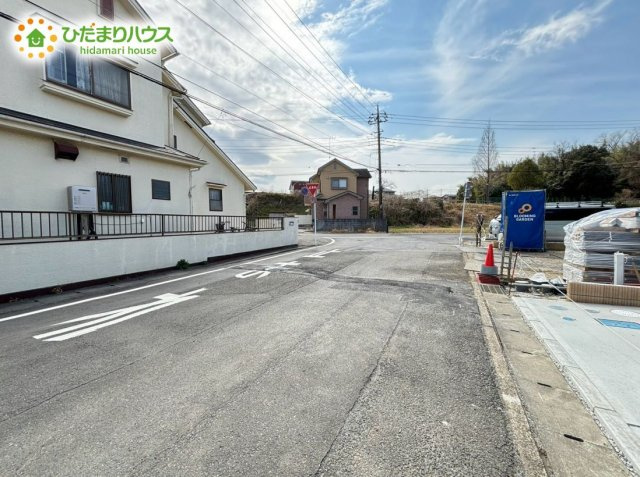 東松山市山崎町　1期　新築一戸建て　ブルーミングガーデン　06の前面道路含む現地写真