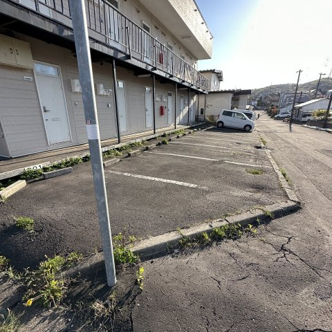 エクセル創和の駐車場