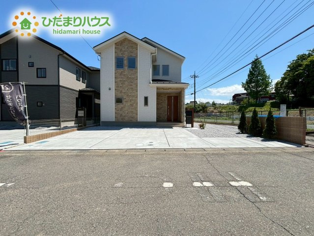 東松山市山崎町　2期　新築一戸建て　ブルーミングガーデン　01の駐車場