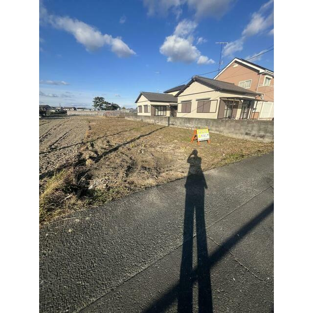 売土地　中央区西町の前面道路含む現地写真