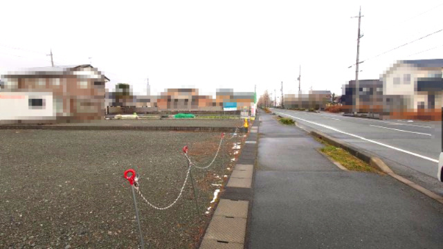 高島市新旭町熊野本1丁目66坪南区画売地の前面道路含む現地写真