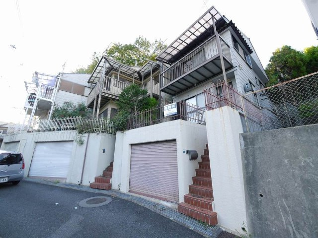 鈴蘭台西町１丁目堀込車庫付戸建の外観