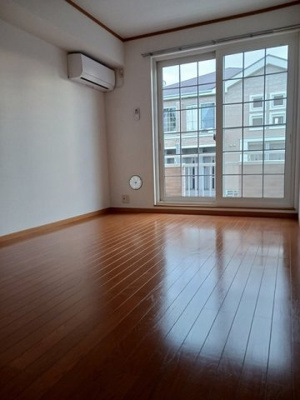 【居間・リビング】 | カーサ・ローマＡ | こちらの居間で趣味の時間をお楽しみください