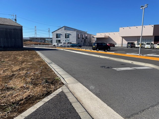 【前面道路含む現地写真】の画像