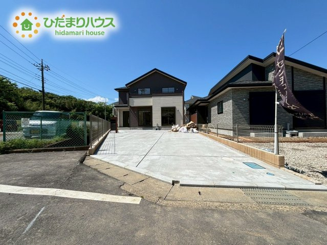 東松山市山崎町　2期　新築一戸建て　ブルーミングガーデン　05の駐車場