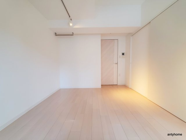 SERENiTE本町エコートの洋室