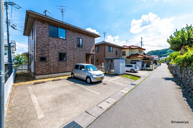 グランディールの駐車場