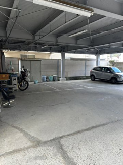 【駐車場】
