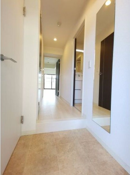 サニーグレイス本郷の玄関