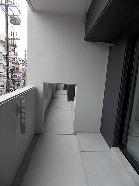 サニーグレイス本郷のバルコニー