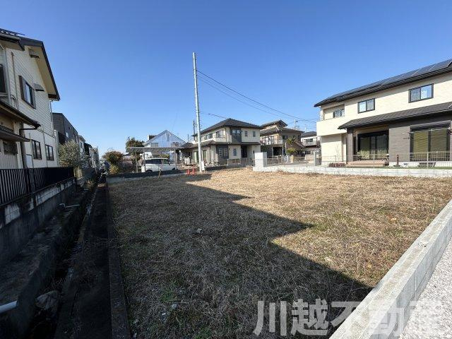 徒歩圏内にスーパーマーケットの外観