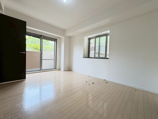 エールグラン千里丘オープンヒルズA棟の洋室