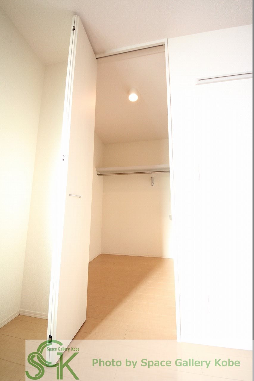 フローラルコートの収納|※お部屋により仕様が異なる場合があります。