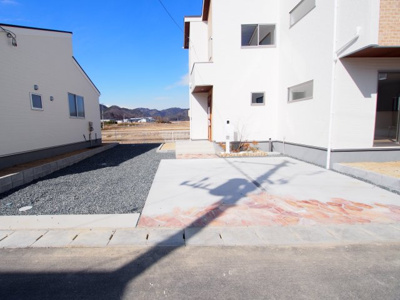 【駐車場】 | Livele Garden.S　本宮岩根　３号棟