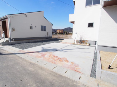 【駐車場】 | Livele Garden.S　本宮岩根　３号棟