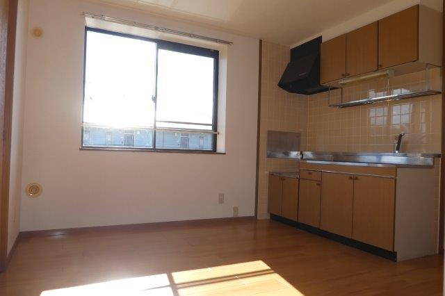 ファミール・ビラＢのキッチン|ダイニング